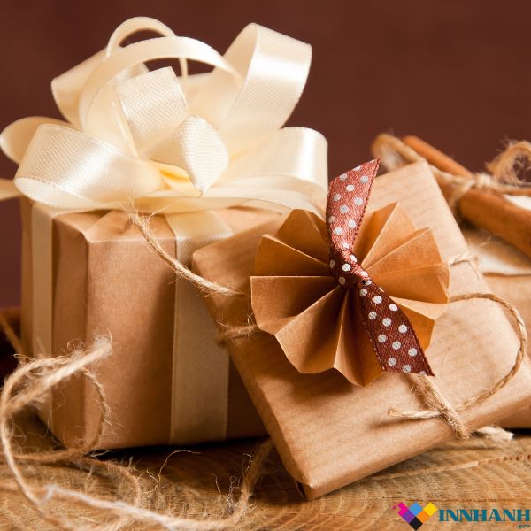 In quà tặng sự kiện Mau qua tang su kien 3