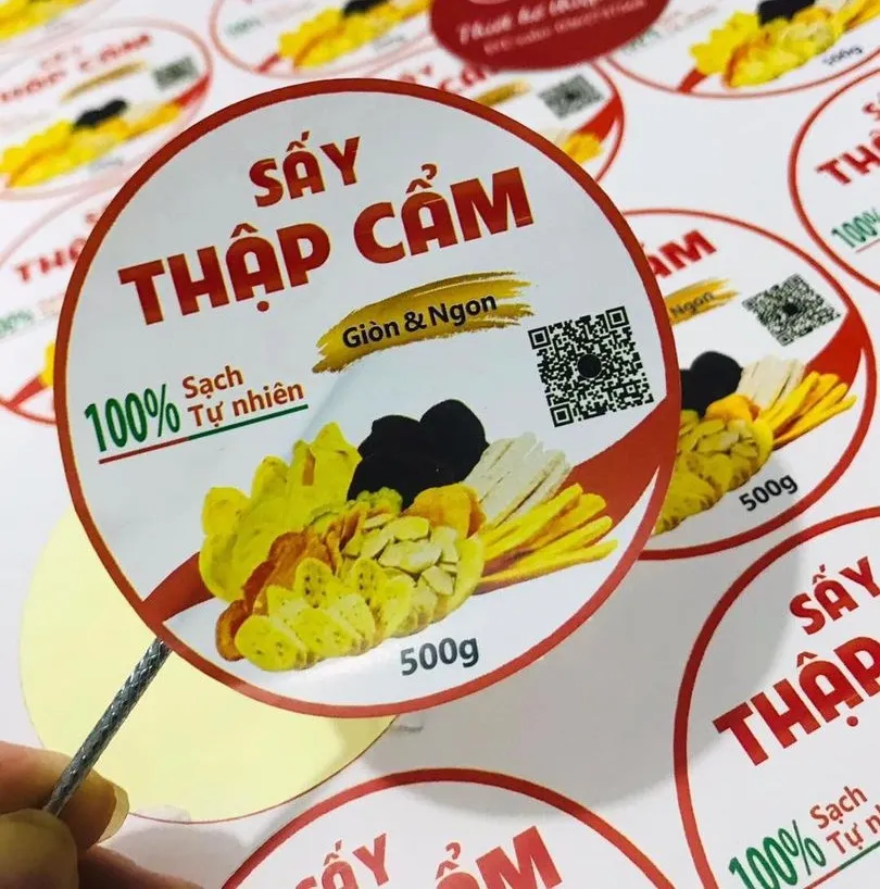 In tem nhãn Các loại in decal trong, in decal nhựa, hay in tem vỡ đều được kiểm tra kỹ lưỡng trước khi giao