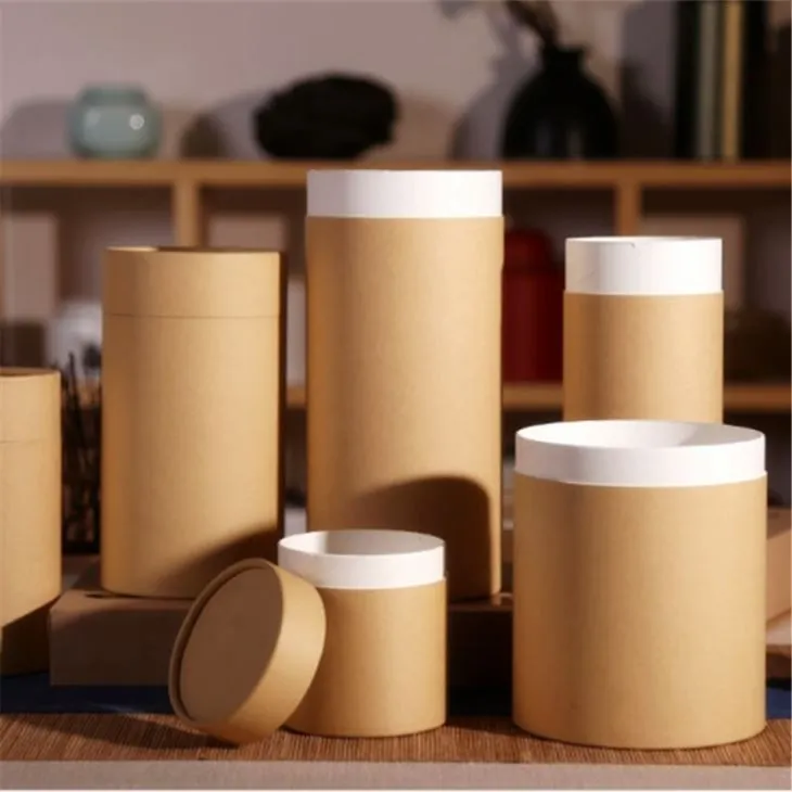 Hộp trụ tròn Giữa vô vàn sản phẩm được đóng gói trong hộp vuông hay chữ nhật, một chiếc hộp trụ tròn chắc chắn sẽ thu hút ánh nhìn của khách hàng trên kệ hàng, giúp sản phẩm của bạn nổi bật và dễ nhận diện hơn