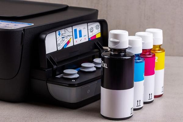 Tổng hợp các loại mực in phổ biến trên thị trường như mực gốc dầu, gốc nước, mực UV, và mực in offset