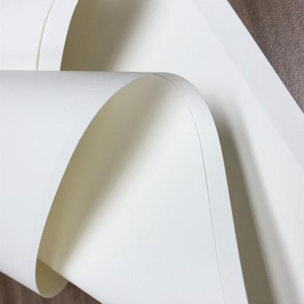 So sánh bề mặt giấy Couche Gloss và Couche Matt trong in ấn catalogue và brochure chuyên nghiệp