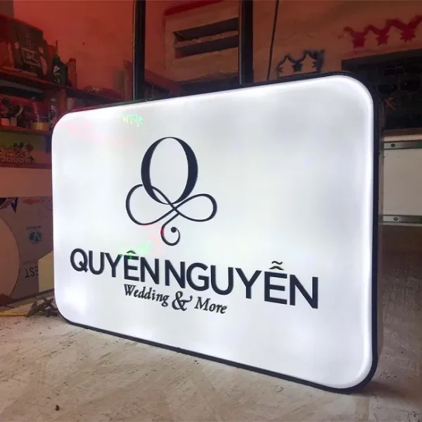 Biển Vẫy Vuông Gọn Gàng Đẹp Mắt Bang gia lam bien vay vuong tai Quang Cao 24H