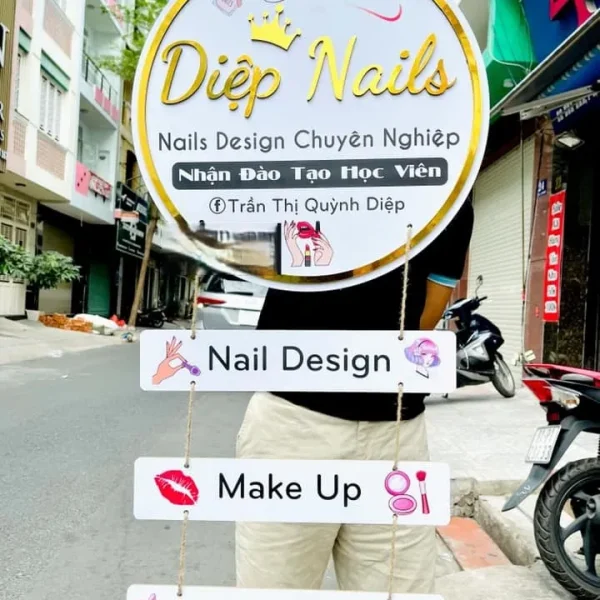 Bảng Hiệu Tiệm Nail Hút Mắt Bang hieu tiem nail dung