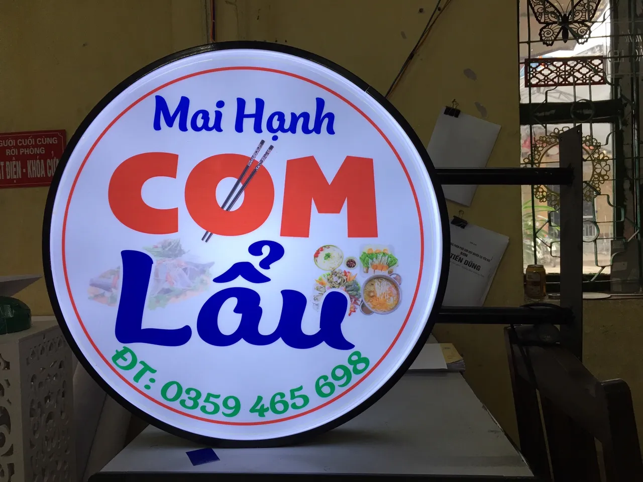 Biển Vẫy Hút Nổi 3D Ấn Tượng Bien vay hut noi se tao ra hieu ung anh sang lap lanh chuyen dong lien tuc nhu dang vay goi khach hang