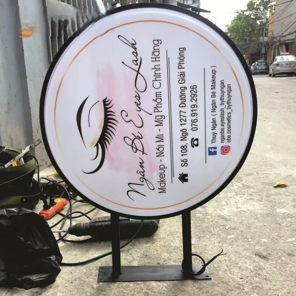 Biển Vẫy Mica Trong Sáng Nét