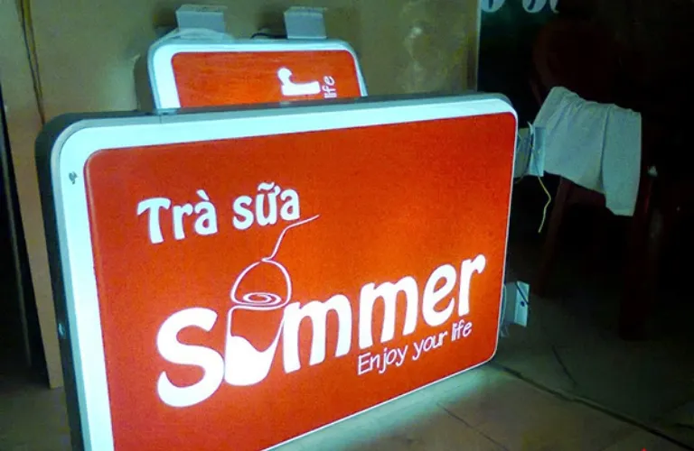 Bảng Hiệu Trà Sữa Phong Cách Trẻ Cac loai bang hieu tra sua pho bien tren thi truong