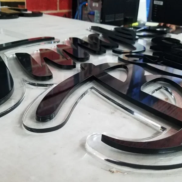 Chữ Mica Cắt CNC Sắc Sảo Cac loai chu mica pho bien tai Quang Cao 24h 2