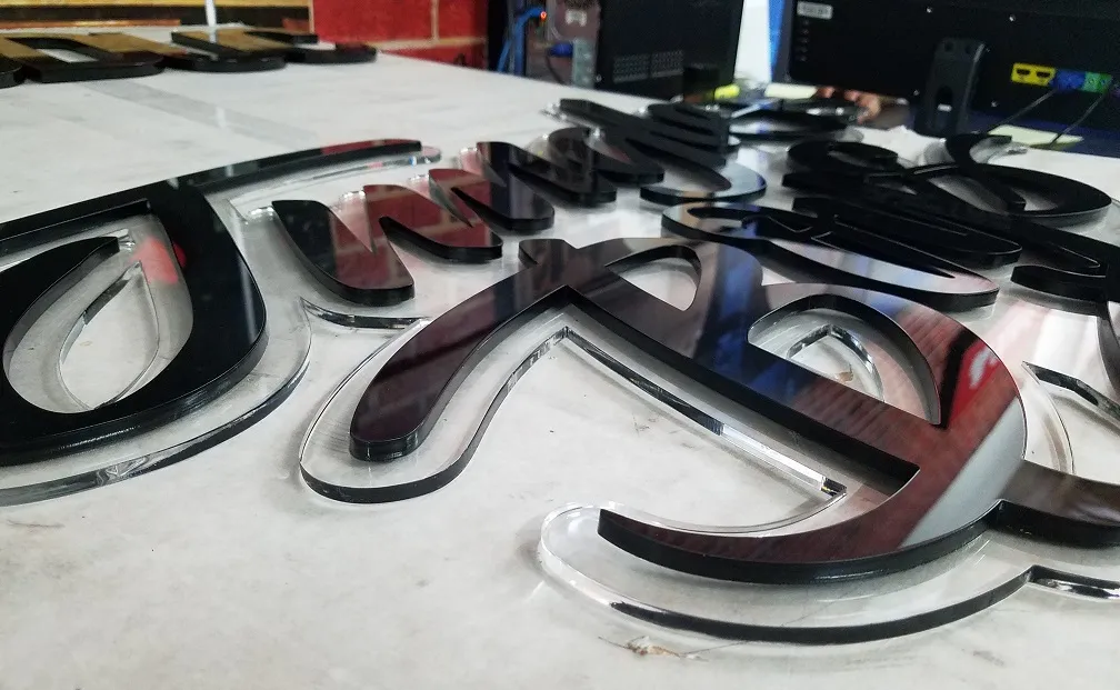 Chữ Mica Cắt CNC Sắc Sảo Cac loai chu mica pho bien tai Quang Cao 24h 2