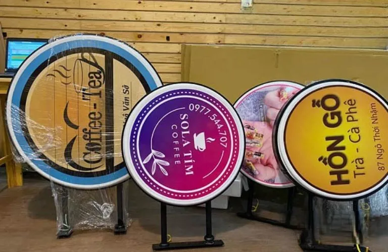 Biển Vẫy Mica Trong Sáng Nét Cac mau bien vay mica dep doc dao tai Quang Cao 24H