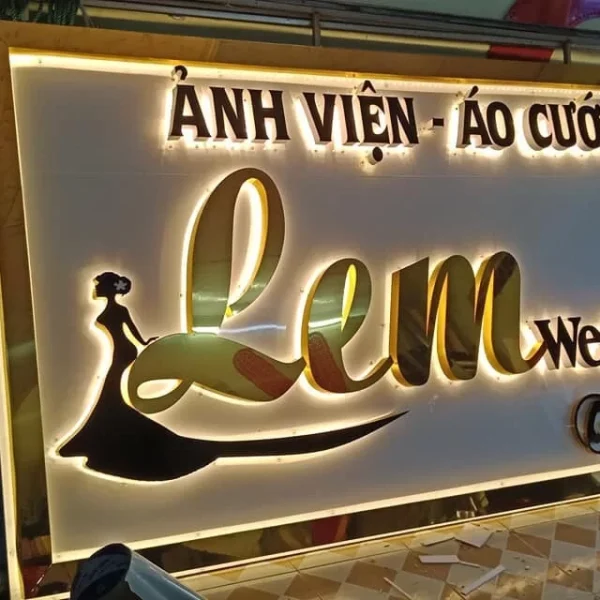 Chữ Nổi LED Hắt Sáng Chân Đẹp Mắt Dich vu lam Chu Noi Led Hat Sang Chan theo yeu cau voi muc gia canh tranh nhat