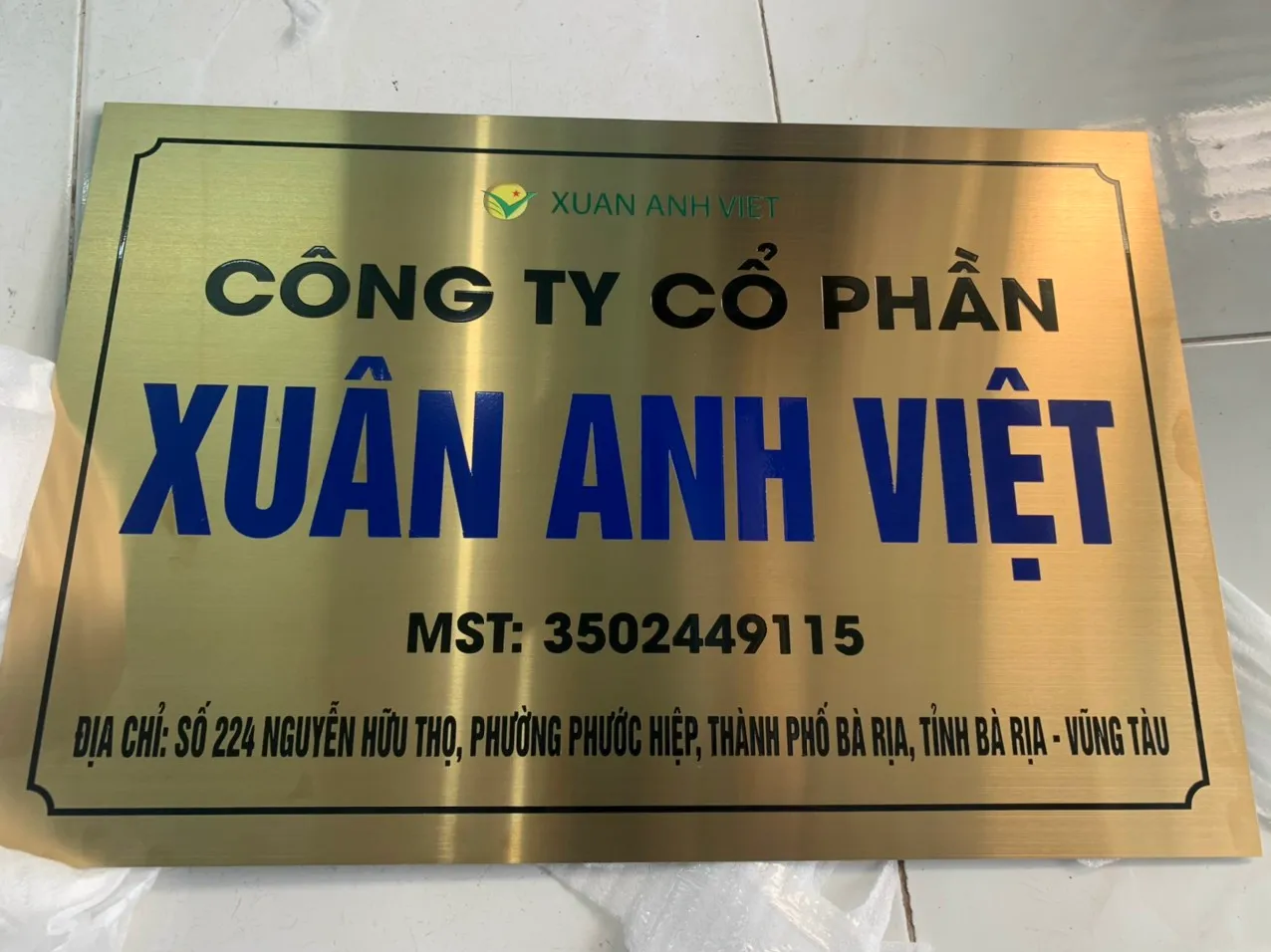 Biển Công Ty Alu Sang Trọng Loi ich khi su dung dich vu lam bien cong ty alu tai Quang Cao 24H