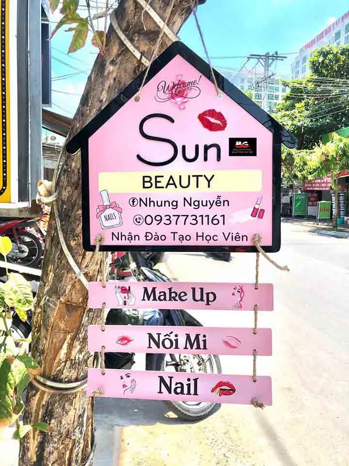 Bảng Hiệu Tiệm Nail Hút Mắt Mau bang hieu quan tiem nail dep dang huong toi su toi gian nhung sang trong