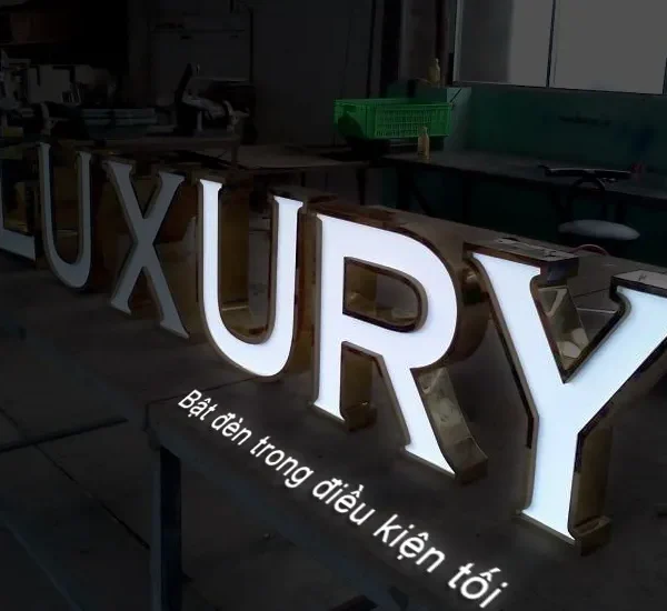 Chữ Inox Mặt Mica Nổi Bật Quang Cao 24h co nhieu nam kinh nghiem trong linh vuc lam chu inox mat mica