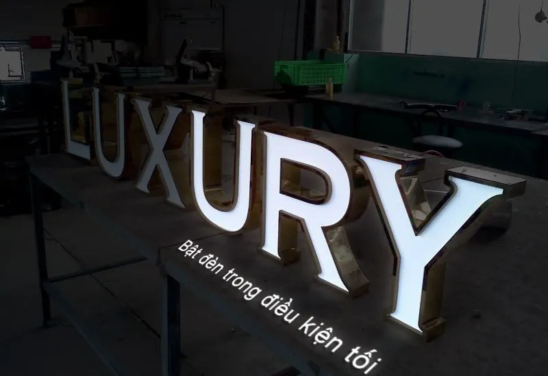Chữ Inox Mặt Mica Nổi Bật Quang Cao 24h co nhieu nam kinh nghiem trong linh vuc lam chu inox mat mica