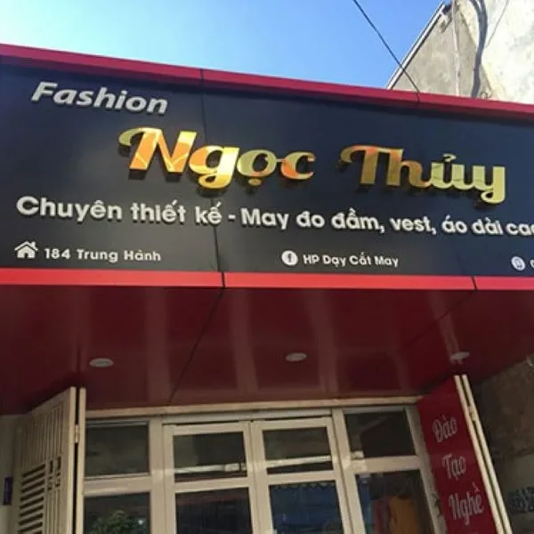 Biển Quảng Cáo Thời Trang Ấn Tượng Quang Cao 24h dam bao chat luong va tien do thi cong bien quang cao shop thoi trang