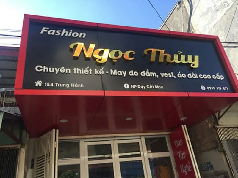 Biển Quảng Cáo Thời Trang Ấn Tượng Quang Cao 24h dam bao chat luong va tien do thi cong bien quang cao shop thoi trang