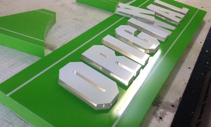 Chữ Alu Gương Sang Trọng Quang Cao 24h tu hao mang den quy trinh lam chu alu chuyen nghiep