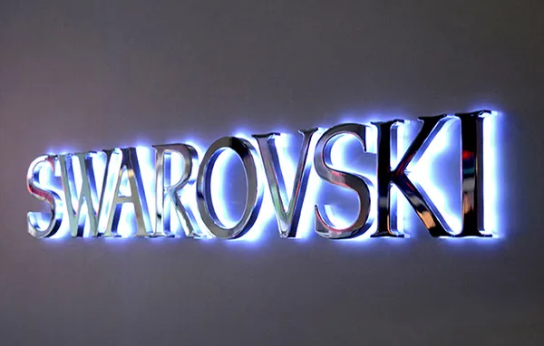 Chữ Inox Hắt Sáng Chân Đẹp Mắt Quang cao 24h cung cap da dang mau chu inox hat sang chan dep phu hop voi moi phong cach kien truc va thuong hieu