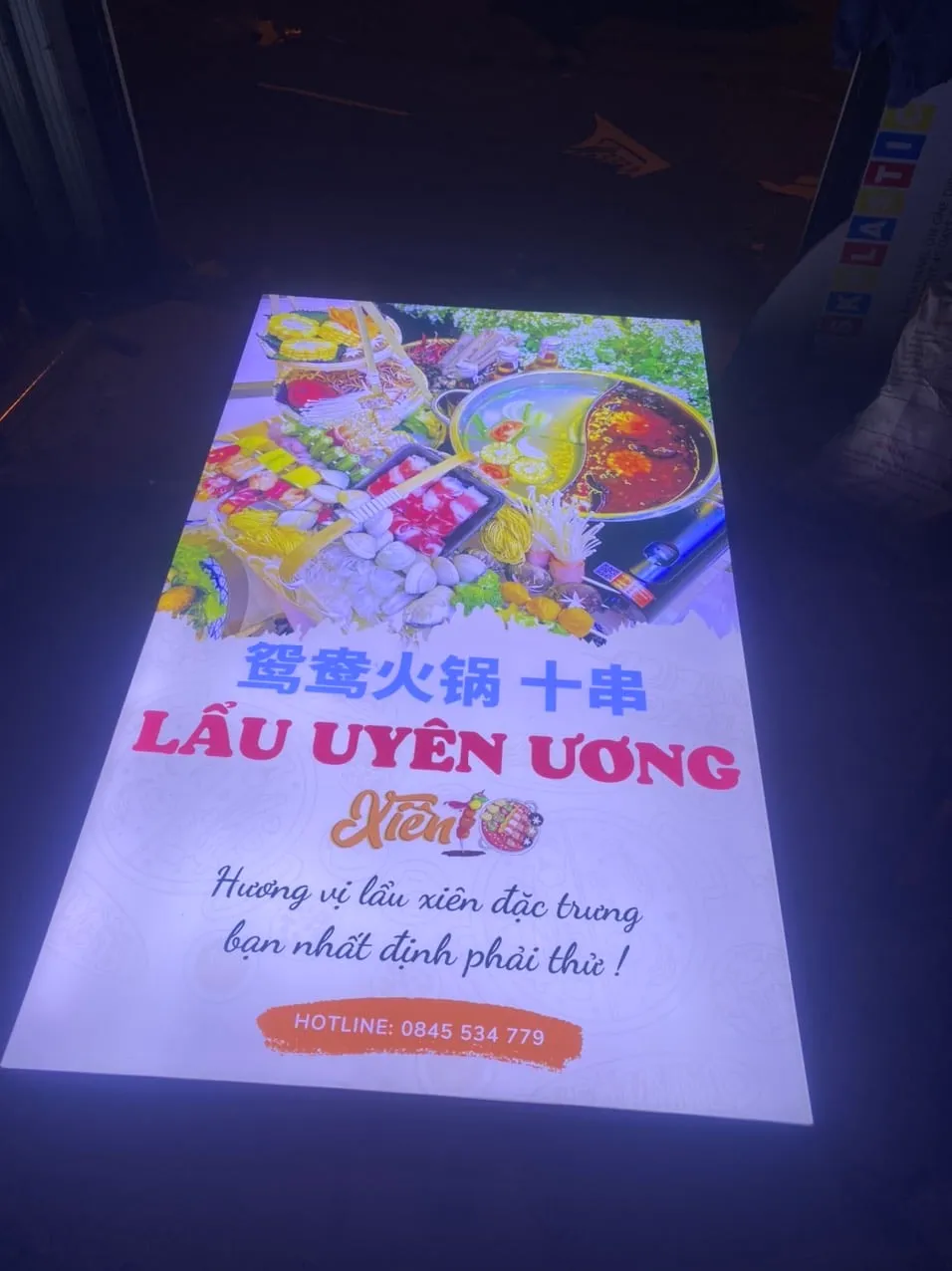 Biển Vẫy Lẩu Nướng Nổi Bật Quy trinh dat hang bien vay lau nuong tai Quang Cao 24H