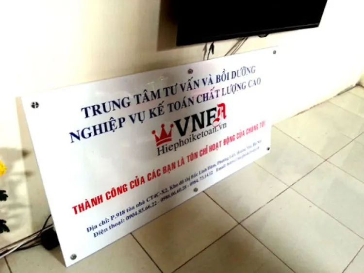 Biển Công Ty Mica Sắc Nét Quy trinh lam bien cong ty mica tai Quang Cao 24H