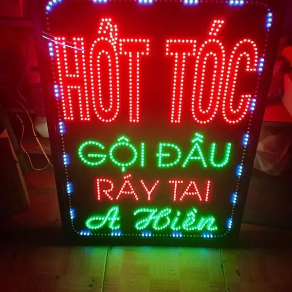 Biển LED Đứng Ngoài Trời Bền Đẹp Ung dung cua bien led dung trong cac linh vuc