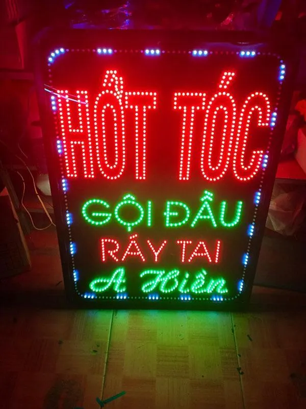 Biển LED Đứng Ngoài Trời Bền Đẹp Ung dung cua bien led dung trong cac linh vuc