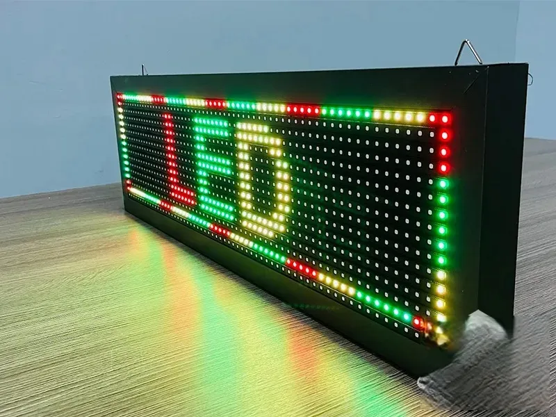 Biển LED Ma Trận 3 Màu Đa Hiệu Ứng Uu diem khi su dung dich vu lam bien led ma tran 3 mau tai Quang Cao 24H
