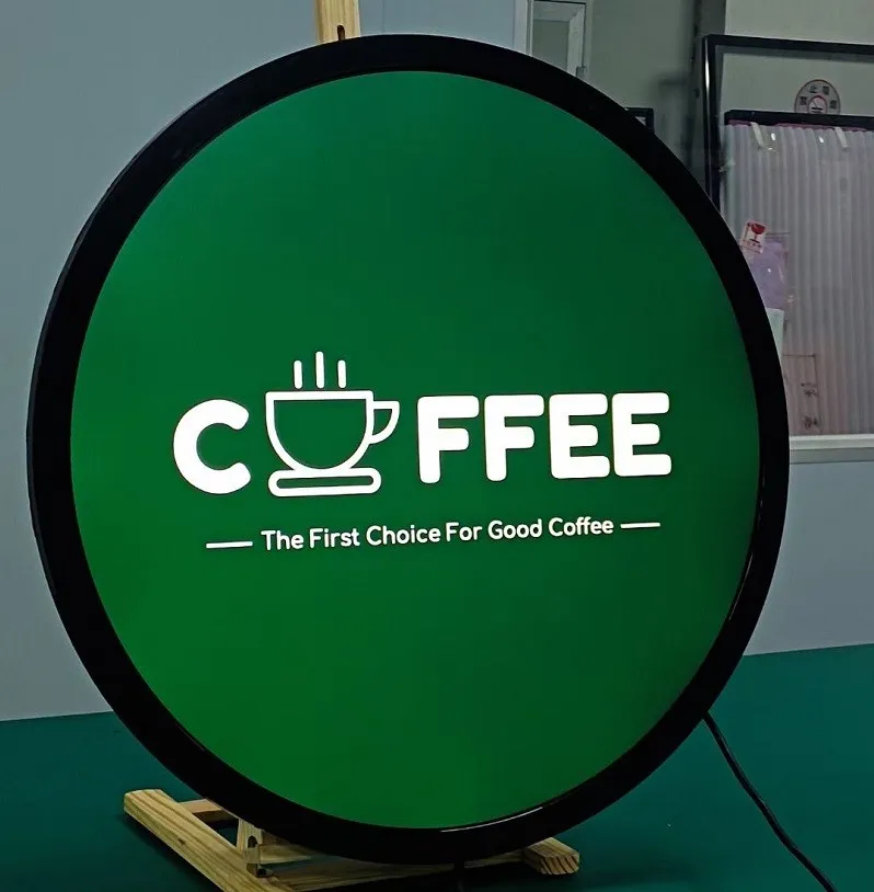 Biển Vẫy Hộp Đèn Sáng Đều Uu diem vuot troi cua bien vay hop den so voi cac loai bien quang cao khac