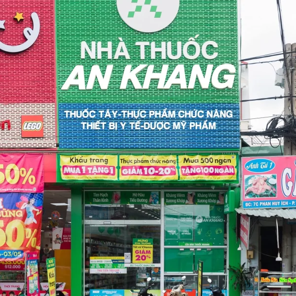 Bảng Hiệu Nhà Thuốc Chuẩn Quy Định Xu huong moi nhat trong thiet ke bang hieu nha thuoc la su ket hop giua yeu to truyen thong va hien dai