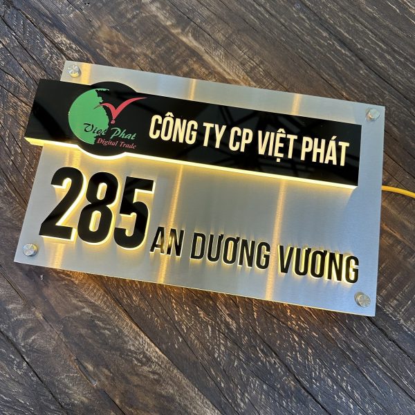 BẢNG, BIỂN SỐ NHÀ. Đèn LED, Mặt Inox xước bạc kết hợp mica đen, số nổi, ngoài trời. BSN-