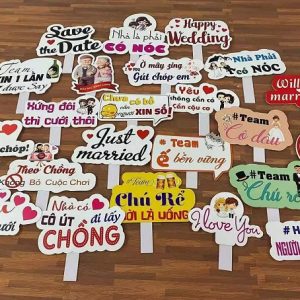 Mẫu bảng hashtag cầm tay chụp hình đẹp