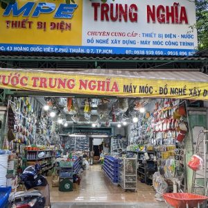 Bảng hiệu cửa hàng điện nước sáng tạo