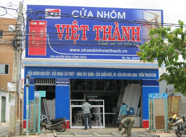 Mẫu bảng hiệu nhôm kính Xingfa đẹp - Ảnh 3