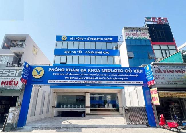 Mẫu bảng hiệu phòng khám ấn tượng