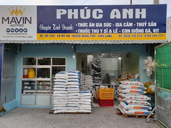 Biển quảng cáo thức ăn gia súc