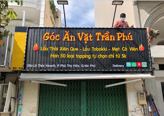 Mẫu bảng hiệu tôn sóng quảng cáo ấn tượng
