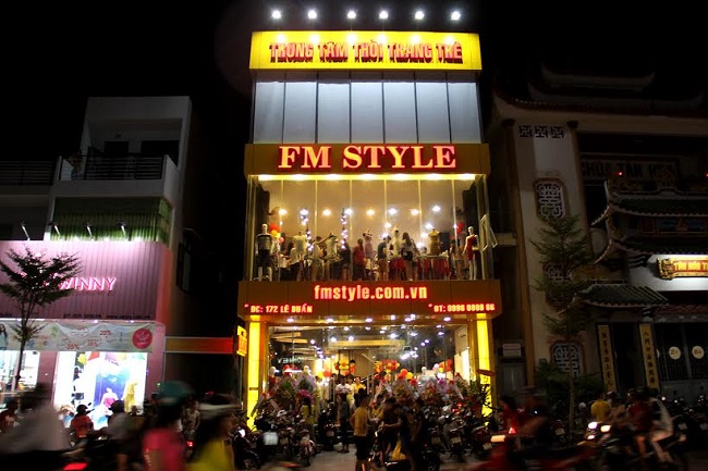 Bảng hiệu shop quần áo thời trang - Ảnh 3