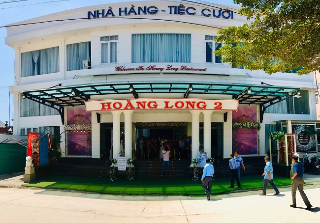 Bảng hiệu nhà hàng tiệc cưới sang trọng - Ảnh 4