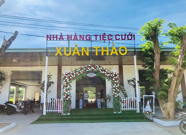 Bảng hiệu nhà hàng tiệc cưới sang trọng - Ảnh 3