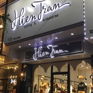 Alternative view of Bảng hiệu shop quần áo thời trang