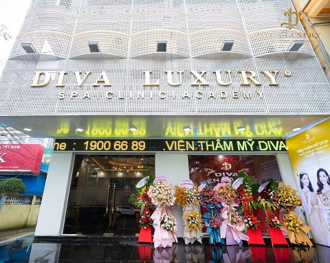 Biển quảng cáo phun xăm thẩm mỹ - Ảnh 2